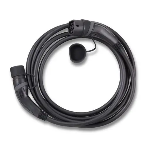 Schwarzes Kabel mit Typ 2 Steckern an beiden Enden, aufgerollt, mit einer Abdeckung für einen Steckanschluss, von der Marke Fronius.
