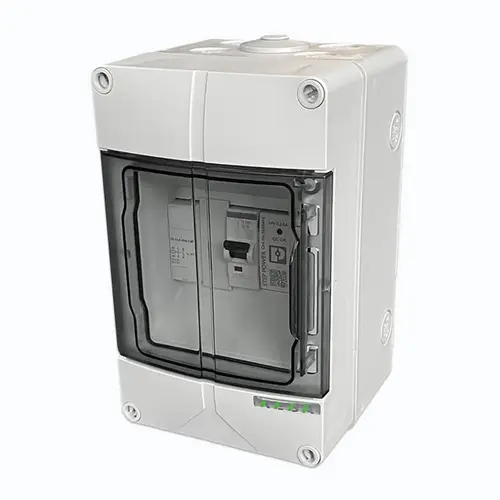 KEBA KC S10 Phasenumschalter — grauer Schutzgehäuse-Verteilerkasten mit transparenter Tür, Leitungsschutzschalter und Step-Power-Modul sichtbar, Schrägansicht