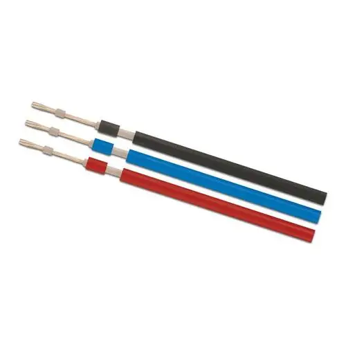 Drei elektrisch isolierte Drähte in Schwarz, Blau und Rot, jeweils mit offenen Enden und Verbindungselementen. Hergestellt von Helukabel.