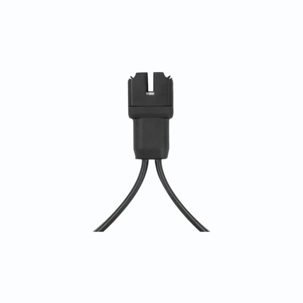 Schwarzes Kabel mit zwei Leitungen und einem speziellen Stecker, geeignet für elektrische Verbindungen; produziert von Enphase.