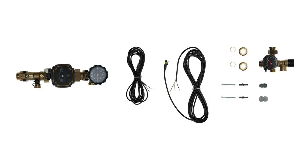 Brötje Solar Pumpen Set mit Druckregler, Manometer, zwei Kabeln, Verbindungselementen und Montageteilen, geeignet für Solaranwendungen.