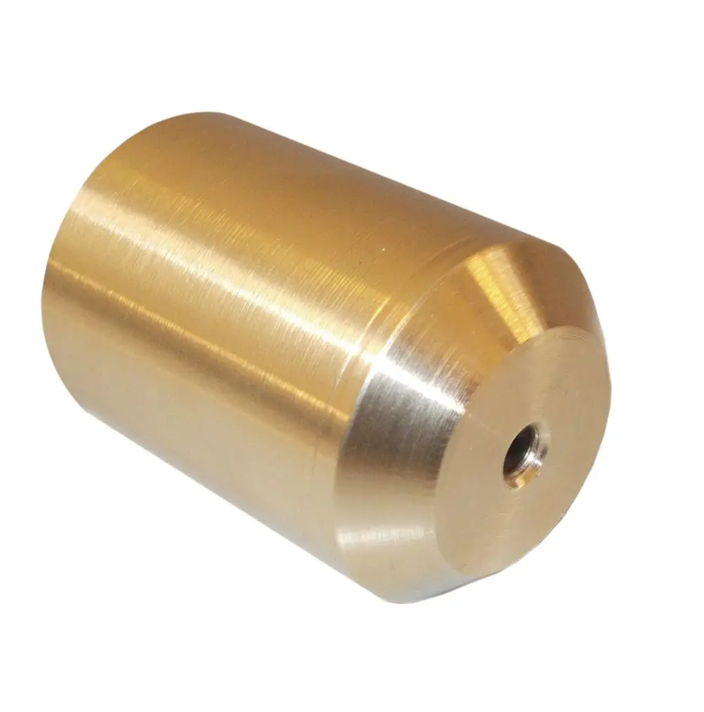 Brötje Dosieradapter aus Messing, zylindrische Form mit glatter Oberfläche und einem seitlichen Anschlussloch. Eignet sich für spezifische Installationen.