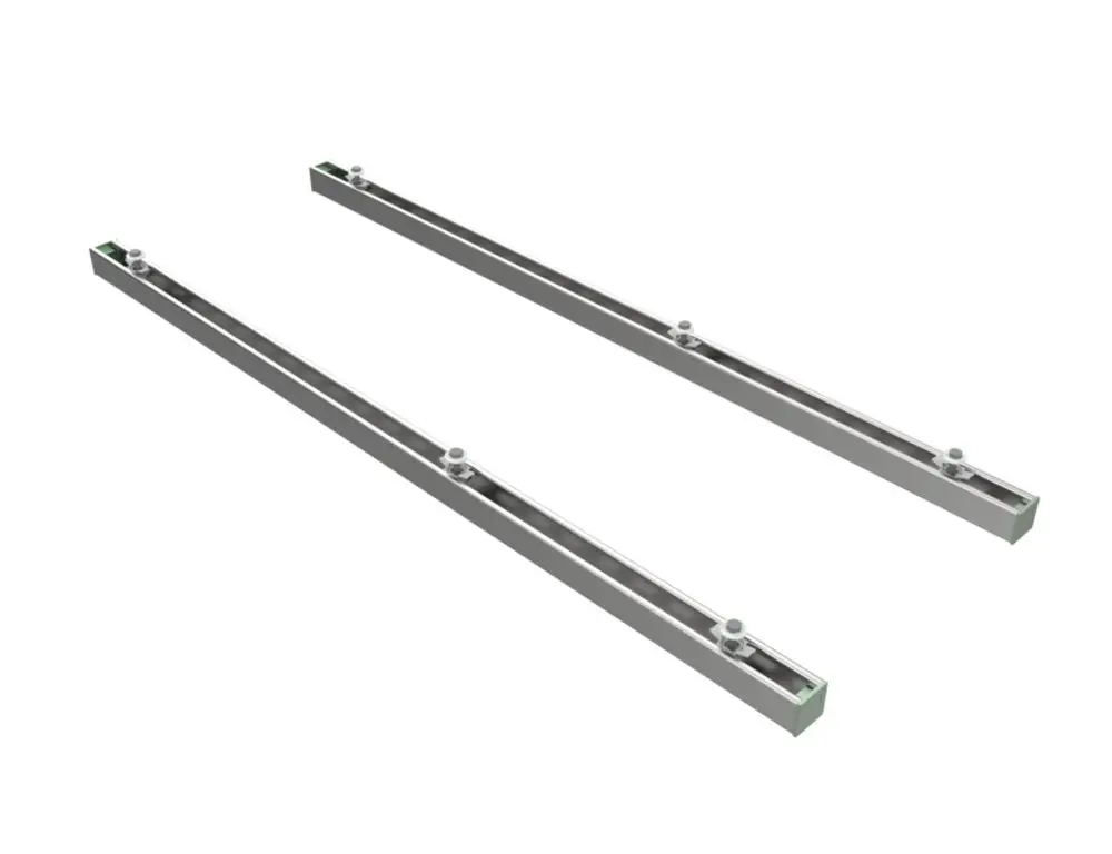 Zwei metallische Schienen mit Befestigungspunkten, geeignet für die Verwendung mit Brötje-Systemen.