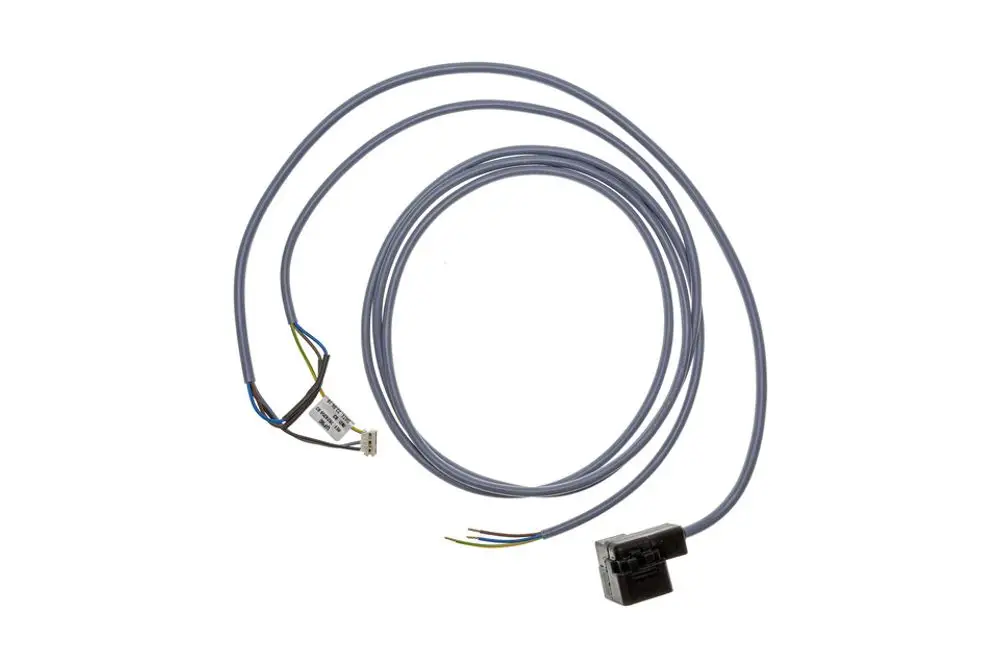 Netzkabel mit mehreren farbigen Drähten und einem Stecker, hergestellt von Brötje, zur Verwendung in elektrischen Geräten oder Installationen.