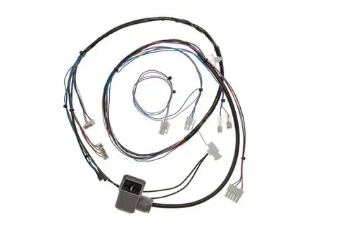 Kabelbaum mit mehreren Leitungen und Steckverbindern, verwendet in Brötje-Produkten, zur elektrischen Verbindung und Steuerung.