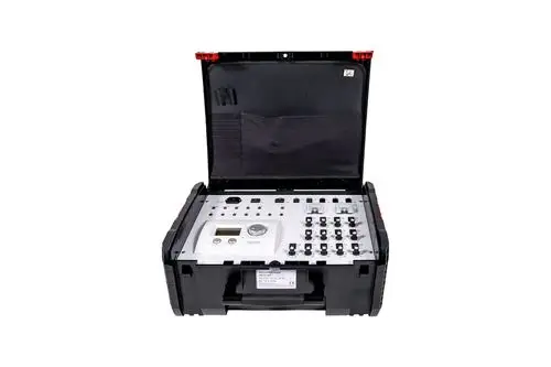 Tragbares Gerät von Brötje mit einem Bedienfeld, mehreren Tasten und einer digitalen Anzeige, zur Steuerung von Heizungs- oder Kühlsystemen.