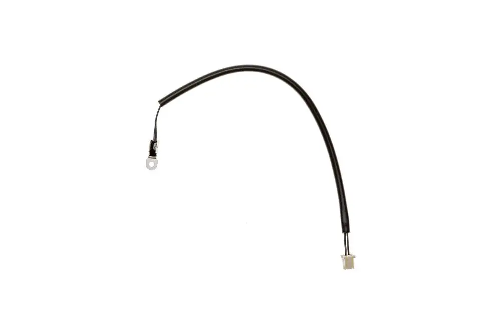 Schwarzes Kabel mit einem Anschluss für einen Kühlkörper, geeignet für Brötje-Produkte. Das Kabel hat einen ringförmigen und einen steckbaren Kontakt.