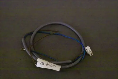 Anschlusskabel mit mehreren Drähten und einem Stecker für Drucksensor, hergestellt von Brötje. Kabel ist in Grau und Blau gehalten.