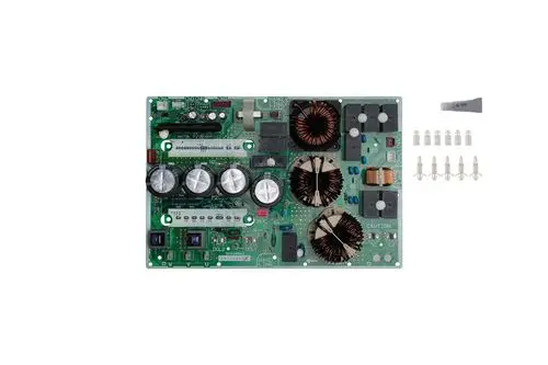 Grüne Leiterplatte mit verschiedenen elektronischen Komponenten, einschließlich Kondensatoren und Induktivitäten, zur Verwendung in einem Brötje-Gerät.