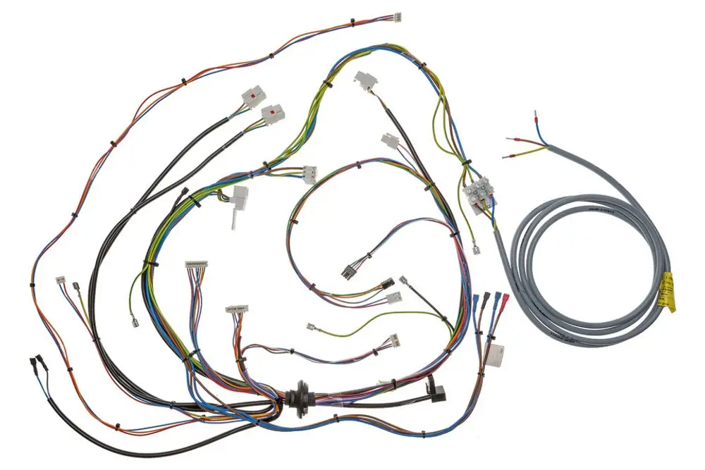 Kabelbaum von Brötje mit zahlreichen farbigen Drähten und Steckverbindungen, geordnet und sichtbar für den Anschluss an verschiedene elektrische Komponenten.