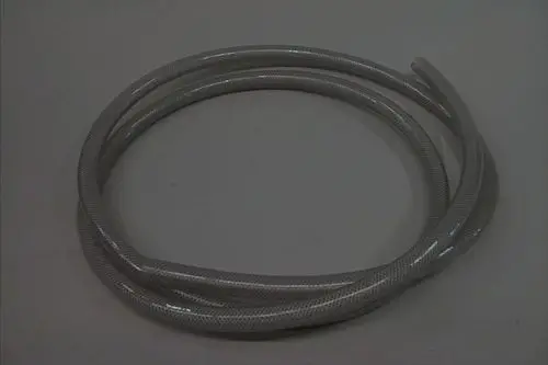 Brötje Schlauch in grauer Farbe, gewickelt, mit strukturiertem Design, auf neutralem Untergrund. Ideal für diverse Anwendungen im Bereich der Haustechnik.