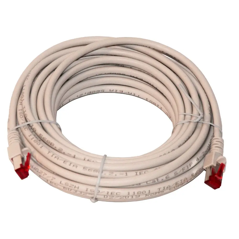 Netzwerkkabel mit roten RJ45-Steckern, leicht gewunden und mit Kabelbindern fixiert. Abgebildet ist ein Kabeltyp von Novelan.