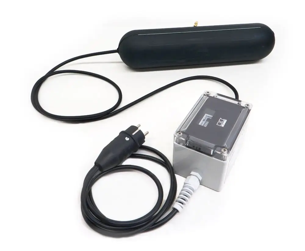 Produktbild: Remko RK Stromzähler WSZ-1 MID-geeicht 230V/50Hz, 1011195. Schwarze, längliche Box, verbunden mit einem grauen Kasten und einem Stecker.