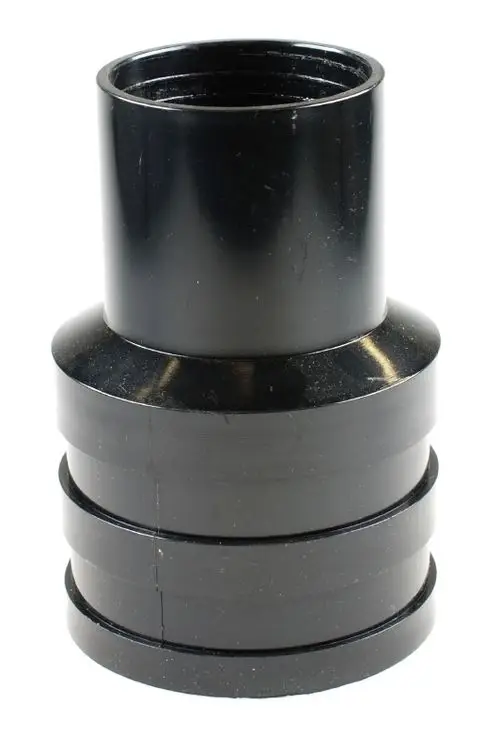Produktbild eines schwarzen Remko RK Stutzens, kesselseitig RK 70, 1336029, auf weißem Hintergrund.