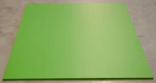 Grüne Platte auf grauem Untergrund, Produkt "Remko RK Blindblech BB-200".