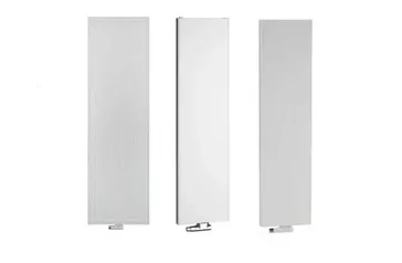 Weißer Flachheizkörper mit vertikalen Lamellen, geeignet für Wandmontage, modernes Design, effiziente Wärmeabgabe.