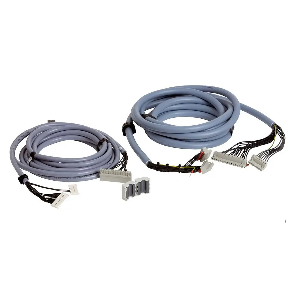 Zwei graue elektrische Verbindungsleitungen mit mehreren Steckverbindern, geeignet für Anwendungen von Viessmann. Genormte Kabel für den industriellen Einsatz.