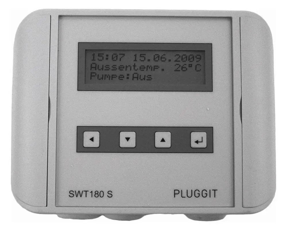 Steuerungseinheit von Pluggit mit Bildschirm, Anzeigefunktionen für Außentemperatur und Pumpenstatus, versehen mit Tasten zur Navigation und Einstellungen.