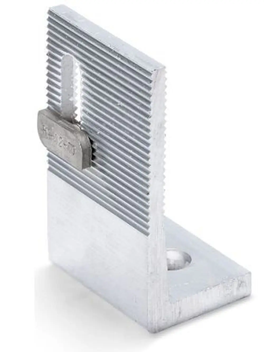Aluminiumhalterung mit geriffelter Oberfläche und seitlichem Anschluss, geeignet für Montagezwecke. Produkt von Renusol.