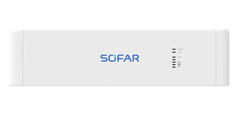 Weißes Gerät mit dem Logo "SOFAR" und mehreren Statusanzeigen auf der Vorderseite. Es handelt sich um eine Steuerungseinheit für ein Solarenergiesystem.