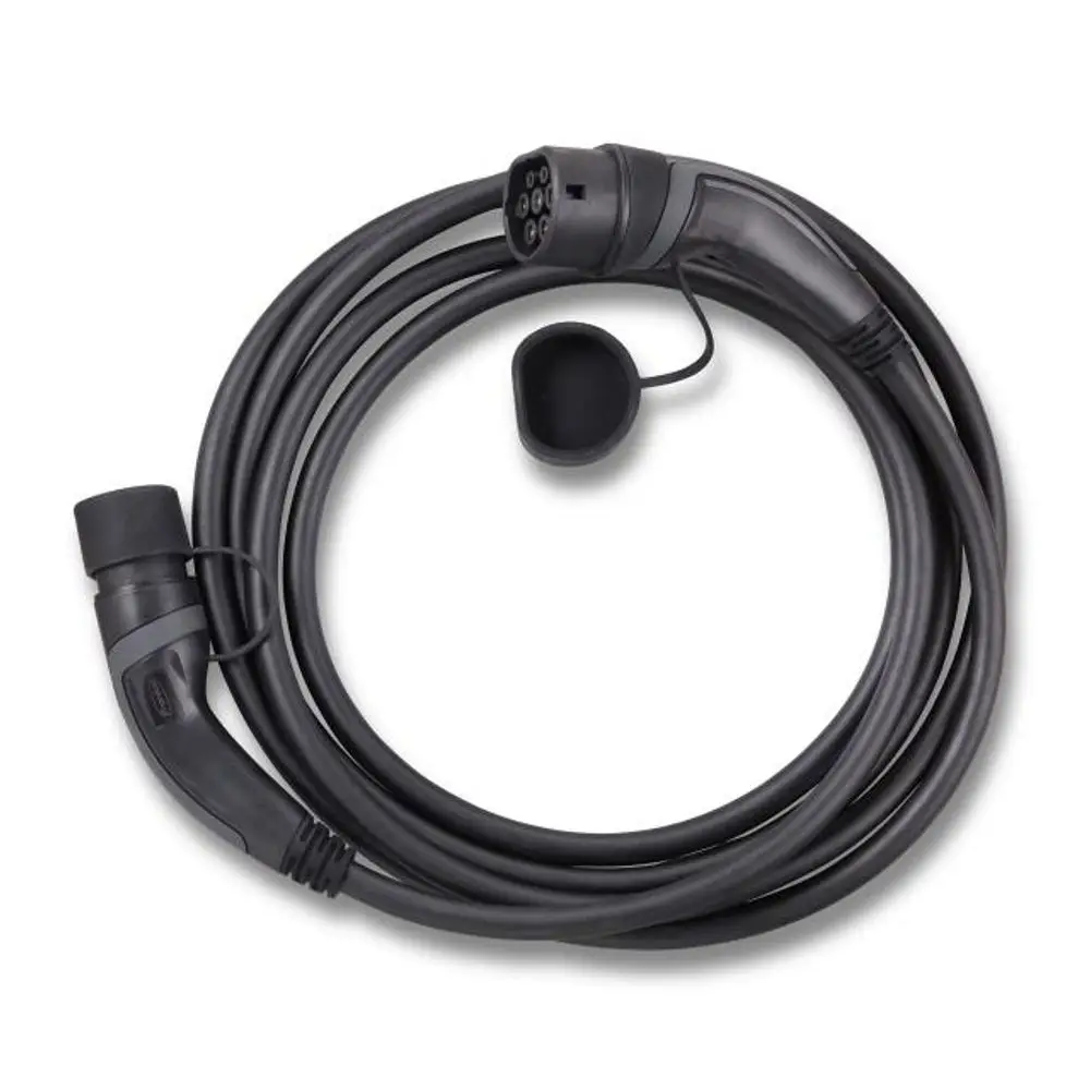 Schwarzes Kabel mit Typ 2 Steckern an beiden Enden, aufgerollt, mit einer Abdeckung für einen Steckanschluss, von der Marke Fronius.