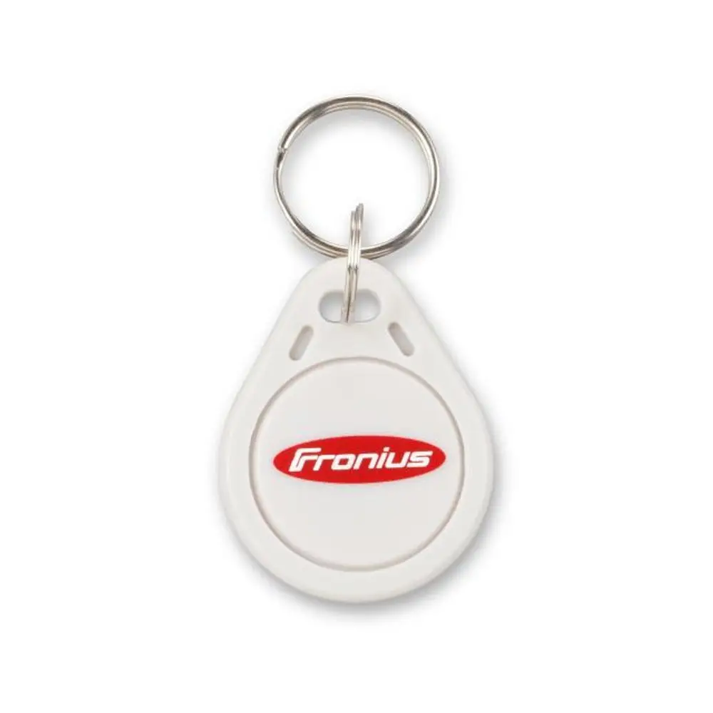 Schlüsselanhänger mit RFID-Technologie und Fronius-Logo, in Weiß mit rotem Schriftzug. Eignet sich für Identifikation oder Zugangskontrolle.