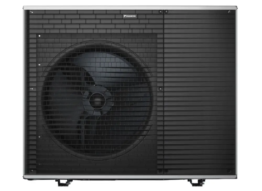Daikin Außengerät mit großen Lüfter, robustem Gehäuse und seitlich angeordneten Lüftungsschlitzen. Geeignet für Heiz- und Kühlleistung im Außenbereich.